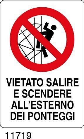 Vietato salire e scendere all'esterno dei ponteggi